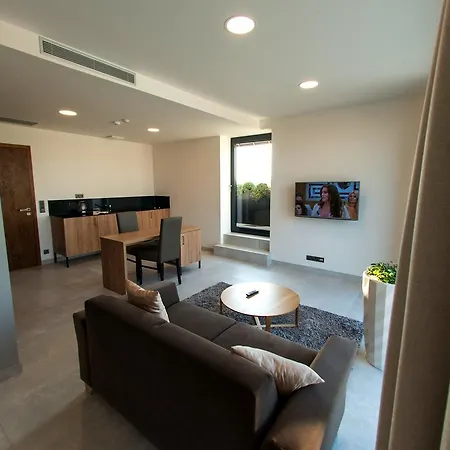 Daire Mg Restaurace/luxury *